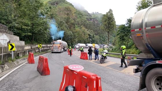 Cierre de la vía al Llano.