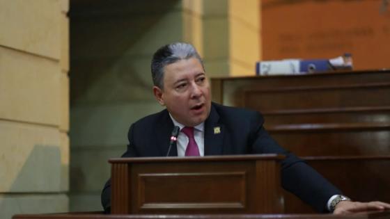 Senador Nicolás Albeiro Echeverry.