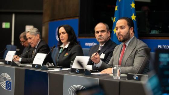 Cabal y Vallejo advirtieron en el Parlamento Europeo sobre riesgos institucionales en Colombia.
