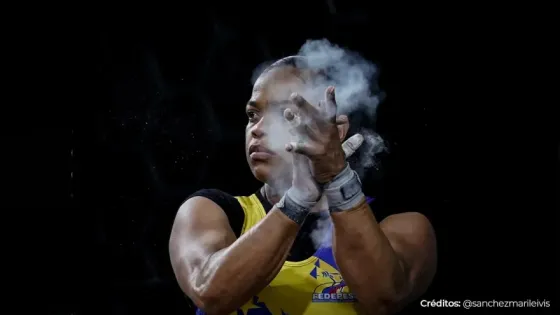 Mari Leivis Sánchez gana bronce en Mundial de Halterofilia
