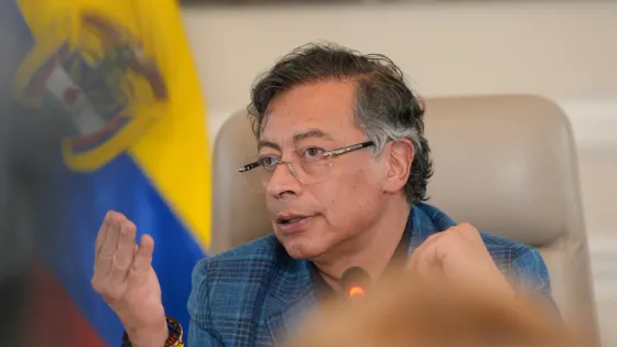 Presidente Gustavo Petro en el Salón de Consejo de Ministros