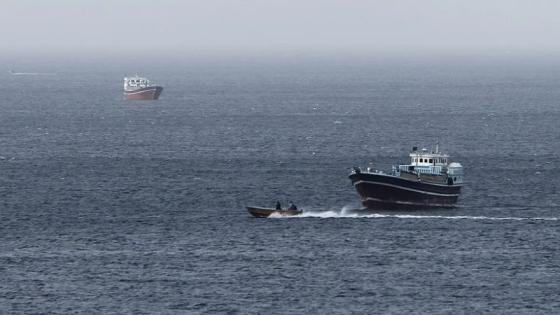 Irán niega bloqueo del estrecho de Ormuz y advierte a buques militares de EE. UU.