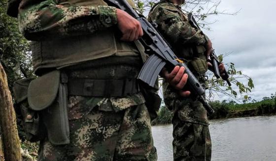 Soldado habría asesinado a dos menores en retén en Huila Soldado habría asesinado a dos menores en retén en Huila