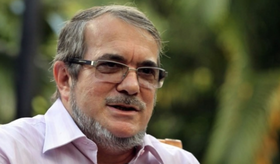 Rodrigo Londoño denuncia que reducirán su esquema de seguridad