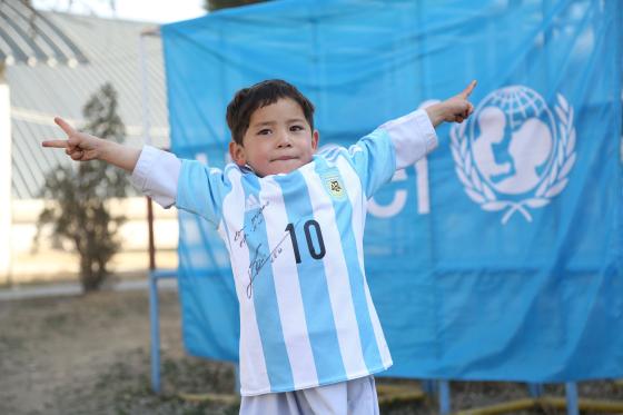Murtaza con la camiseta de Messi Murtaza con la camiseta de Messi