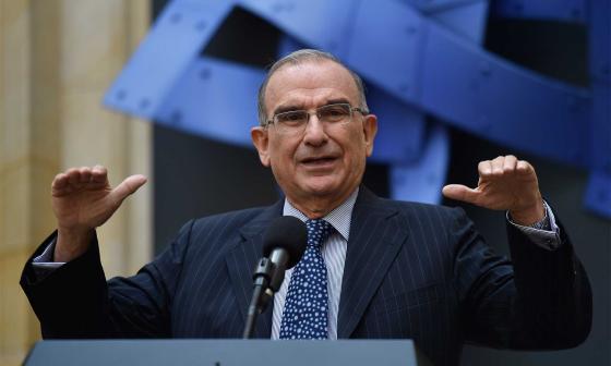 Humberto de la Calle descarta su aspiración al Senado Humberto de la Calle descarta su aspiración al Senado