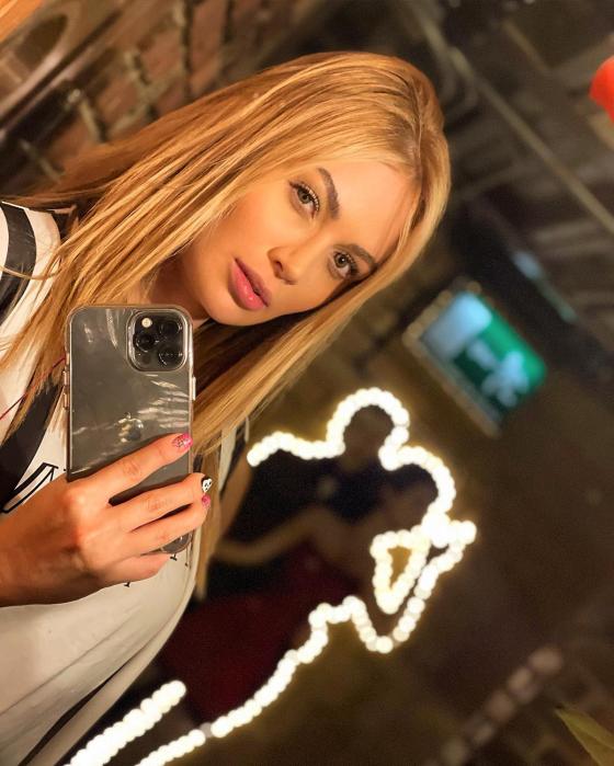 Instagram - @sara_uribe Instagram - @sara_uribe