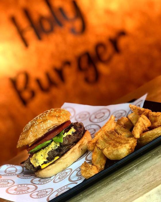 @holyburgeroficial
