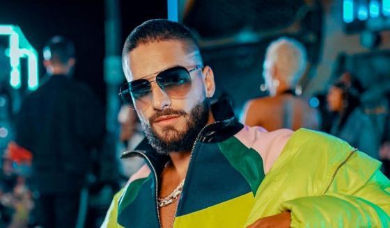 El extravagante gesto de Maluma en votaciones