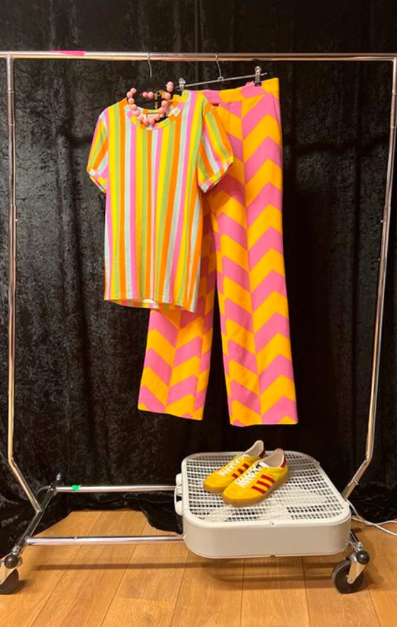 Harry Styles en sus conciertos Los outfits más icónicos de Harry Styles en sus conciertos