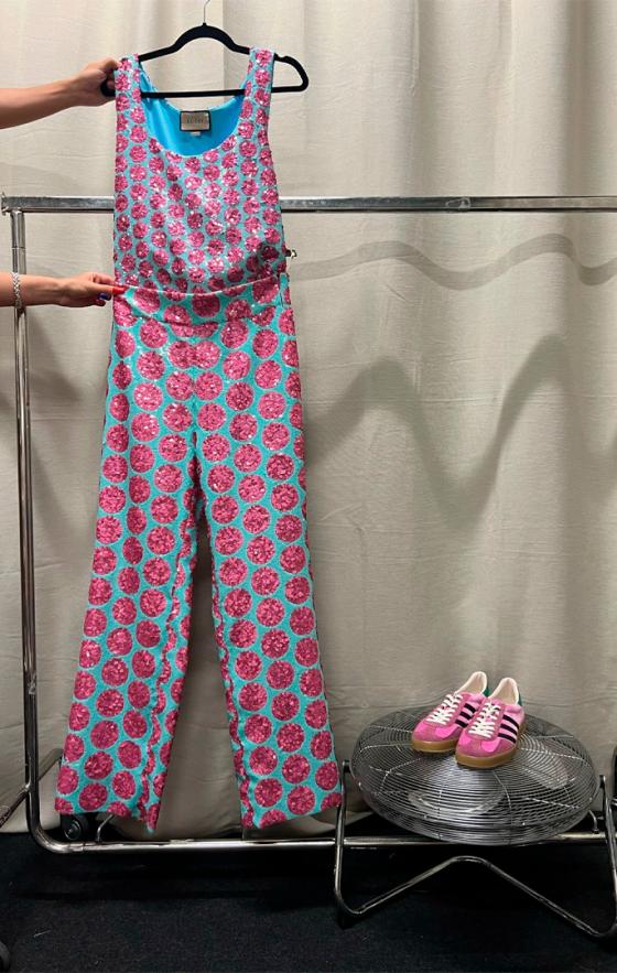 Harry Styles en sus conciertos Los outfits más icónicos de Harry Styles en sus conciertos