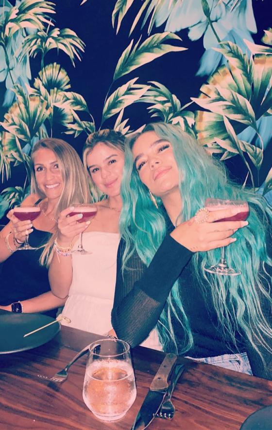 ¿Quiénes son las hermanas de Karol G que se roban piropos en redes?