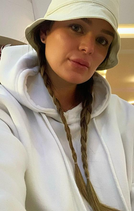 ¿Quiénes son las hermanas de Karol G que se roban piropos en redes?