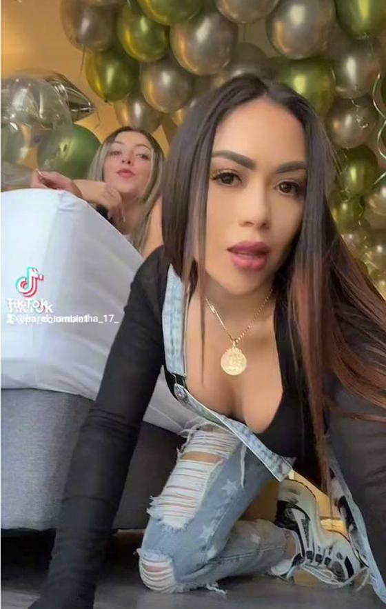 Epa Colombia y su nueva novia Epa Colombia y su nueva novia