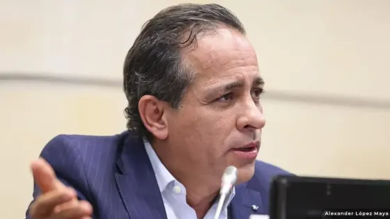 Fiscalía imputará cargos por amenazas contra el senador Alexander López