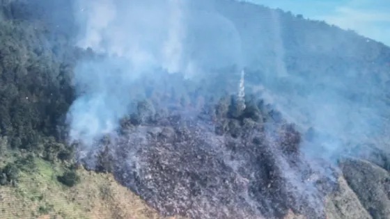 Fuerte Incendio en Santa Elena fue controlado tras siete horas de conflagración Fuerte Incendio en Santa Elena fue controlado tras siete horas de conflagración