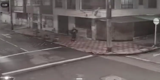 En video quedó registrado presunto responsable de atentado en cercanías al INPEC En video quedó registrado presunto responsable de atentado en cercanías al INPEC