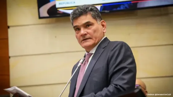 Gregorio-Eljach-defiende-Petro Gregorio-Eljach-defiende-Petro