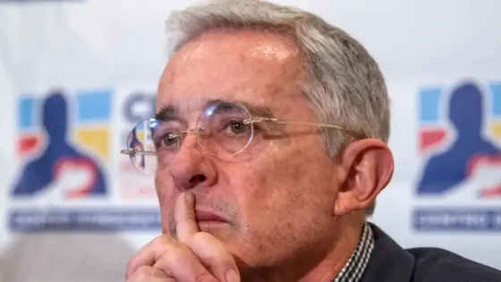 Álvaro Uribe Vélez Álvaro Uribe Vélez