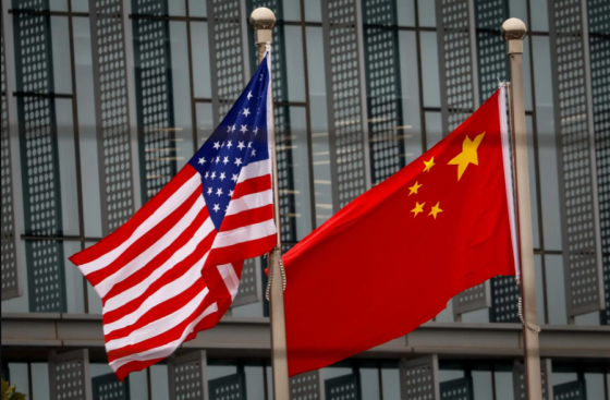 Banderas de China y Estados Unidos. Banderas de China y Estados Unidos.