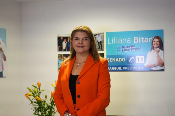 Senadora Liliana Bitar.