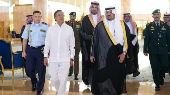 Petro continúa su gira por Medio Oriente