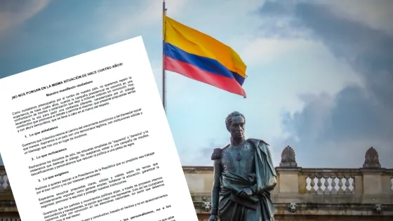 Ciudadanos lanzan manifiesto por una campaña sin polarización Plaza de Bolívar y encima un documento