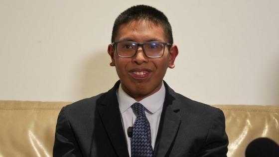 Joven con discapacidad Brayan Benítez, joven con discapacidad intelectual, encontró en el trabajo su oportunidad.
