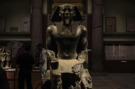 El Gran Museo Egipcio abrió sus puertas al mundo Imagen de una las salas del Museo de Antigüedades Egipcias de El Cairo, que alberga aún colecciones dedicadas a la civilización faraónica, con estatuas, sarcófagos y objetos funerarios de distintas dinastías.