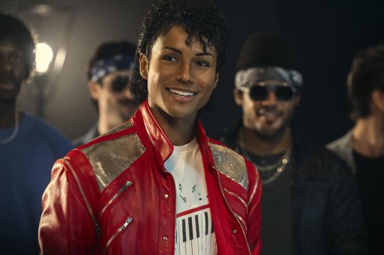 Jaafar Jackson, sobrino de Michael Jackson, demostró en las primeras imágenes del biopic que protagoniza sobre su tío que es capaz de emular a la perfección los icónicos pasos de baile del 'rey del pop'. 
