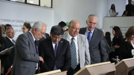 Panelistas en la Universidad del Externado