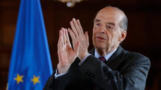 Excanciller Álvaro Leyva.