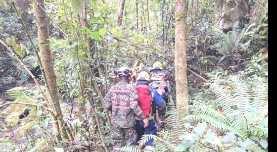 Ejercito y bomberos dan con el extranjero extraviado