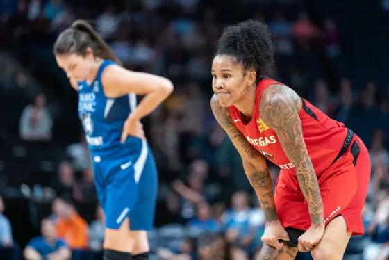  Jugadoras de la WNBA amenazan con paro histórico por nuevo convenio
