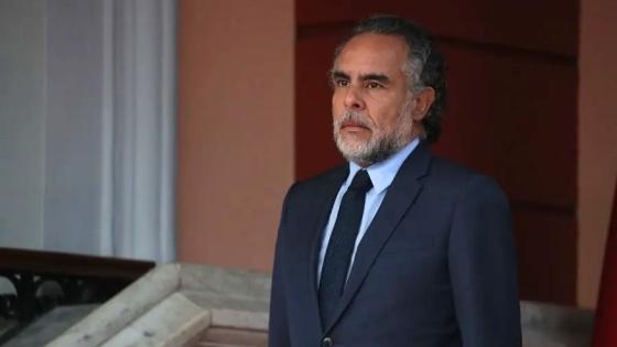 Benedetti cuestiona que el magistrado Prada votara desde el exterior sin justificación.