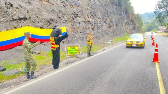 Ejércitos en las vías de Colombia.