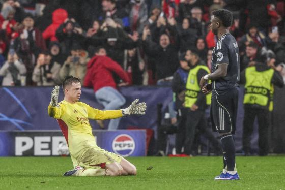 Benfica's goalkeeper Anatoliy Trubin (L) celebrates scoring the 4-2 goal during the UEFA Champions League soccer match between SL Benfica and Real Madrid, in Lisbon, Portugal, 28 January 2026.