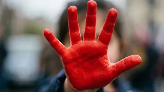 El Día de las Manos Rojas