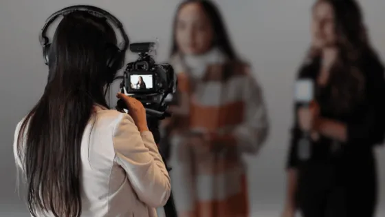 Al menos 469 agresiones fueron cometidas contra 305 periodistas en Colombia en 2025