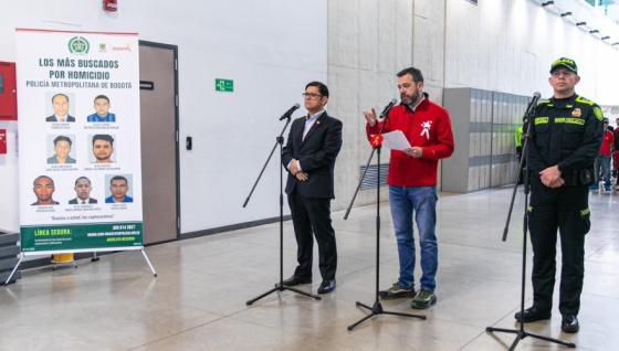 Cartel de los más buscados por homicidio en Bogotá.