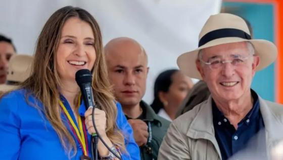 Paloma Valencia y Álvaro Uribe.