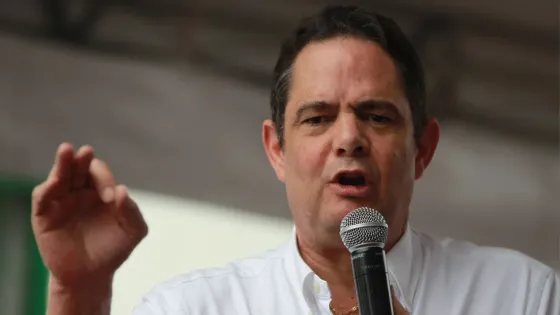 El libro bomba y el carro bomba que marcaron a Vargas Lleras