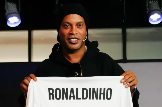 Ronaldinho jugará con el Ravenna de Italia a los 46 años. 