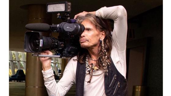 Steven Victor Tallarico es el nombre real de Steven Tyler, una de las más grandes rockstars que sigue con vida actualmente, hace poco cumplió 71 años de edad, es decir, su signo zodiacal es Aries. Steven Victor Tallarico es el nombre real de Steven Tyler, una de las más grandes rockstars que sigue con vida actualmente, hace poco cumplió 71 años de edad, es decir, su signo zodiacal es Aries.