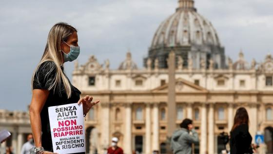 La vida en las calles de Italia empieza a retornar a la normalidad, con los debidos protocolos de seguridad en la reapertura de restaurantes, lugares de culto, museos, tiendas, en medio de las medidas de alivio del coronavirus. Foto: Paolo Salmoirago - EFE La vida en las calles de Italia empieza a retornar a la normalidad, con los debidos protocolos de seguridad en la reapertura de restaurantes, lugares de culto, museos, tiendas, en medio de las medidas de alivio del coronavirus. Foto: Paolo Salmoirago - EFE