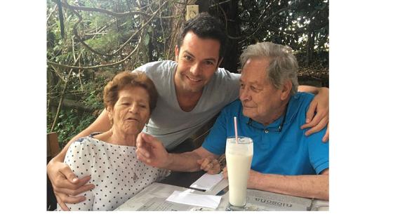Ivan Laliende con sus padres Ivan Laliende con sus padres