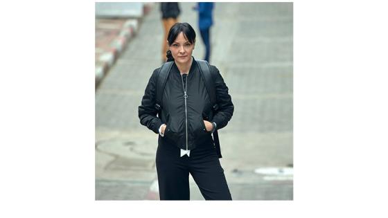 Analía  cuando va a visitar a su amigo Toto