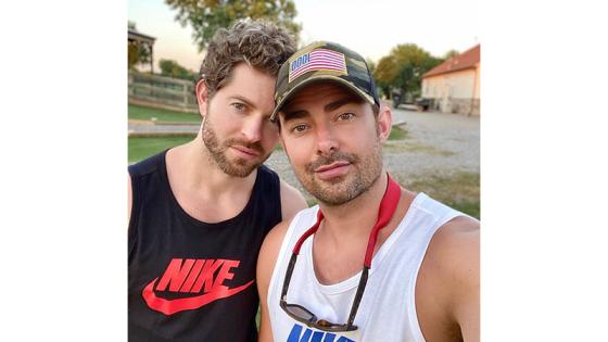 Jonathan Bennet y su novio Jonathan Bennett y su novio