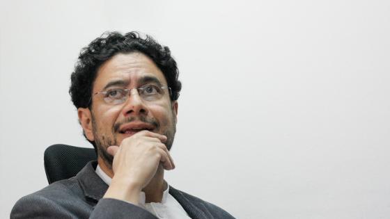 Iván Cepeda denuncia ser víctima de espionaje militar 