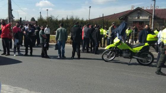 Cientos de conductores protestan por bicicarril en la Calle 13 